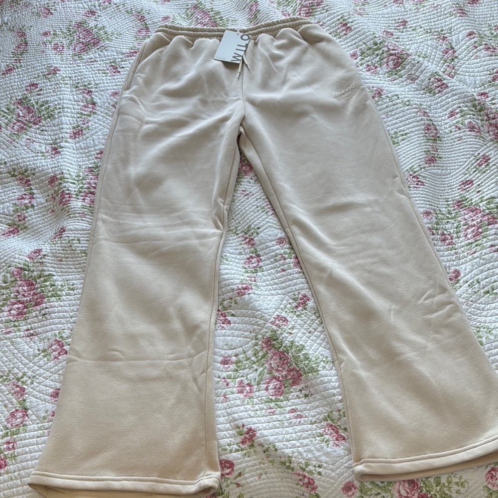 NWT Wilo Cream Cozy Fleece Pants 🧸